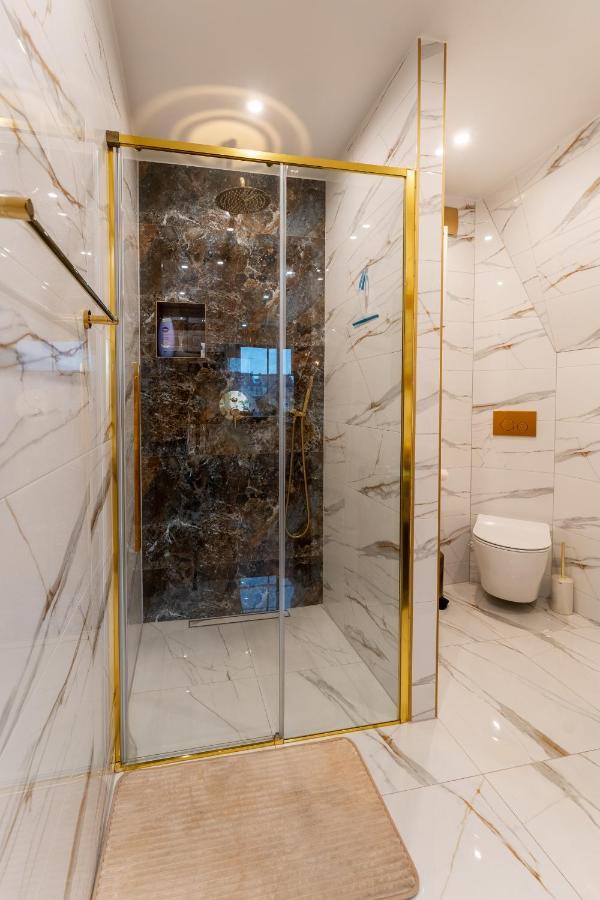 Apartament Zloty Jelonek - 4 Osobowy Na Placu Ratuszowym - Space Apart イェレニャ・グーラ エクステリア 写真
