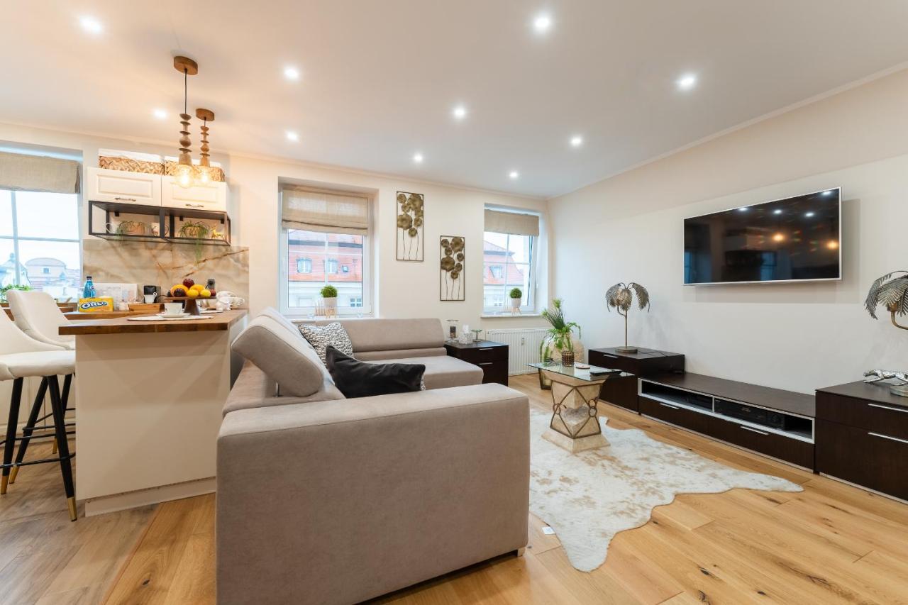 Apartament Zloty Jelonek - 4 Osobowy Na Placu Ratuszowym - Space Apart イェレニャ・グーラ エクステリア 写真