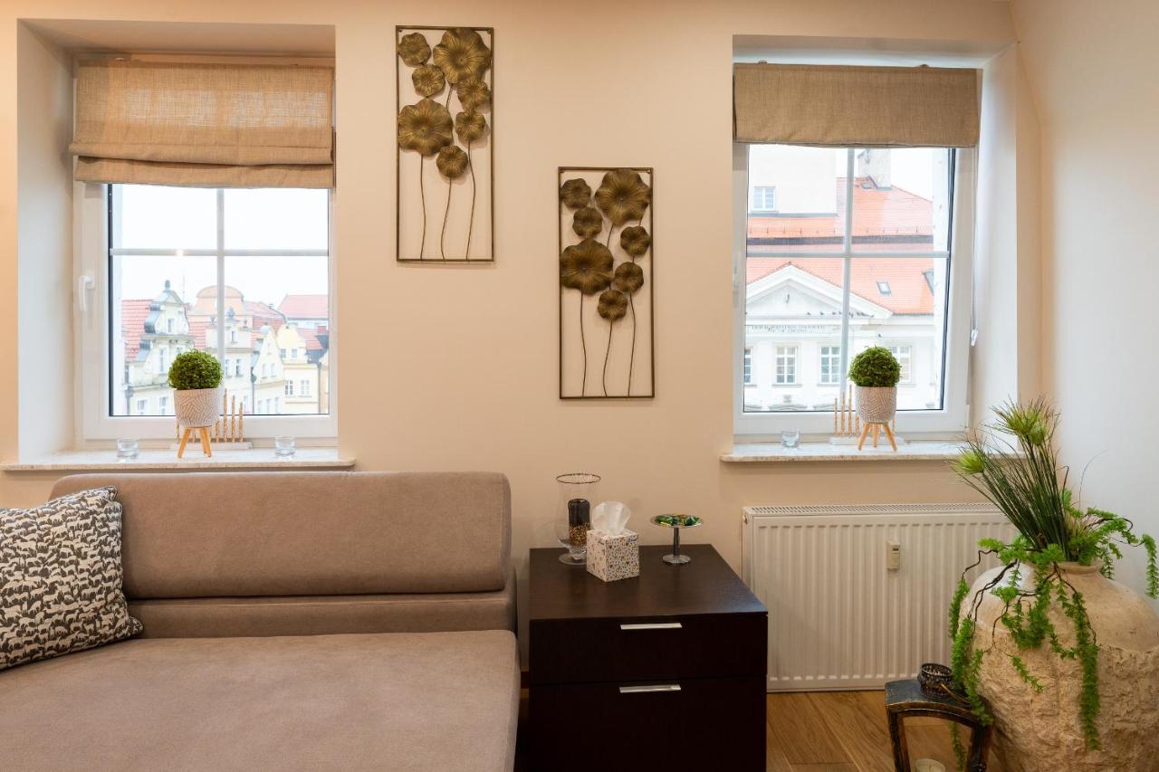 Apartament Zloty Jelonek - 4 Osobowy Na Placu Ratuszowym - Space Apart イェレニャ・グーラ エクステリア 写真