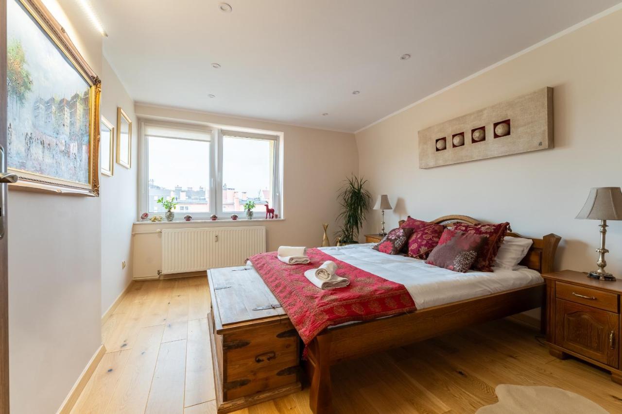 Apartament Zloty Jelonek - 4 Osobowy Na Placu Ratuszowym - Space Apart イェレニャ・グーラ エクステリア 写真