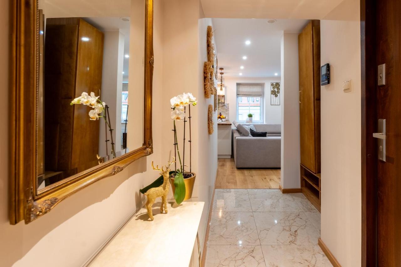 Apartament Zloty Jelonek - 4 Osobowy Na Placu Ratuszowym - Space Apart イェレニャ・グーラ エクステリア 写真