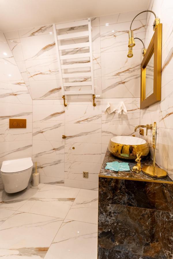 Apartament Zloty Jelonek - 4 Osobowy Na Placu Ratuszowym - Space Apart イェレニャ・グーラ エクステリア 写真